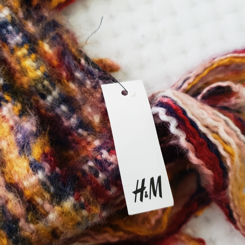 H&M Scarf - Picture 2 of 2